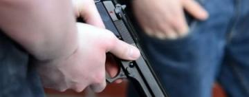 На Одещині п’яний чоловік напав на поліцейського: правоохоронець захищався пристроєм для відстрілу гумових куль