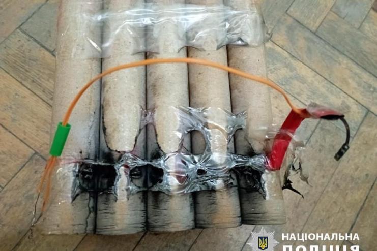  Виконував замовлення: в Одесі розшукали чоловіка, який запустив феєрверк