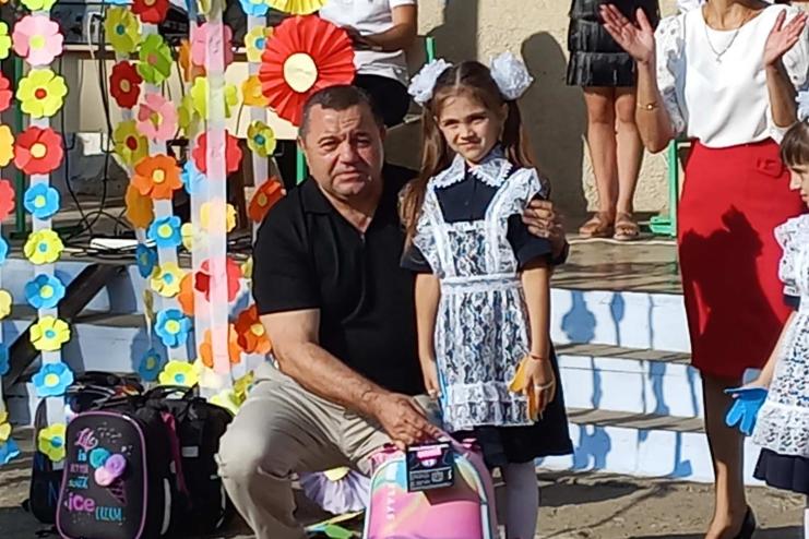 ЮНІСЕФ передав першокласникам Тарутинської громади рюкзаки