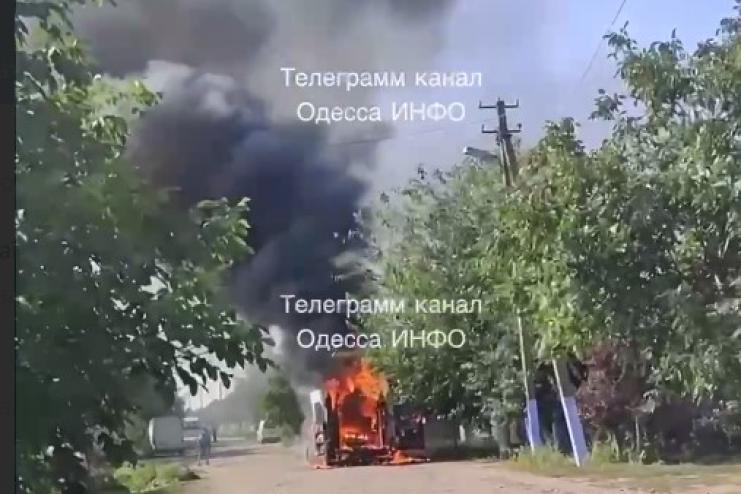 На півдні Одещини спалахнула карета «швидкої»: рятувальники назвали ймовірну причину 