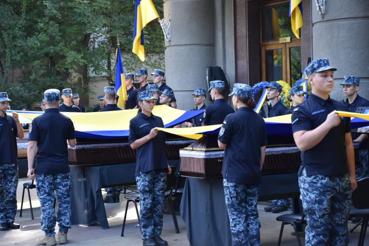 Поховали поруч з братом: у Введенці попрощались із захисником України Бончевим Євгеном