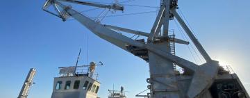 Відновлений в Ізмаїлі унікальний кран-велетень почав роботу