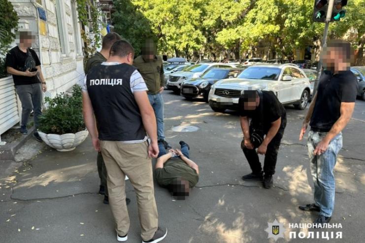 Вимагав «данину» за переведення до небойового підрозділу: на Одещині у корупції викрито колишнього військового