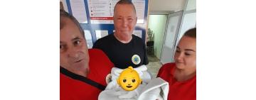 Медики «екстренки» на Одещині допомогли з’явитися на світ малюкові прямо в кареті «швидкої»