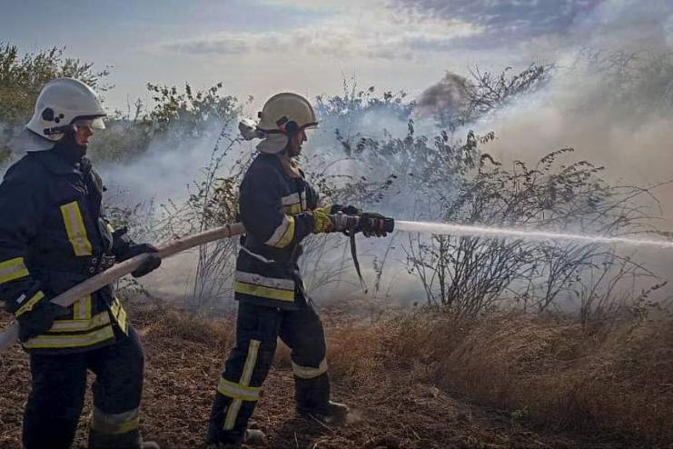 На Одещині продовжує горіти суха рослинність
