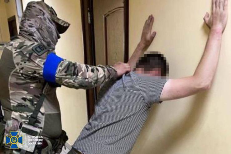 Прикидався рятувальником і наводив ракетні удари по Одещині: СБУ викрила агента рф