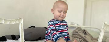 Лікарі врятували життя дворічному хлопчику, якому через рідкісне онкозахворювання видалили сечовий міхур 