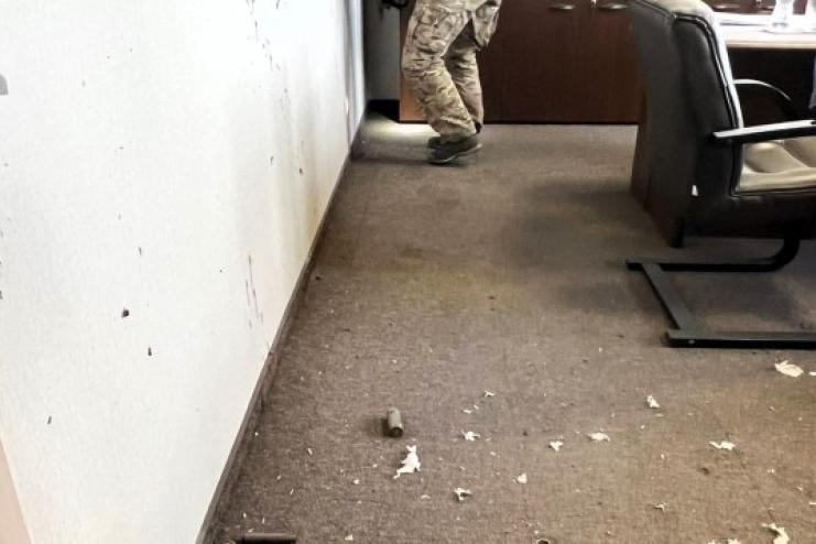 В офісі торговельної мережі «Копійка» в Одесі внаслідок вибуху боєприпасу постраждали двоє людей