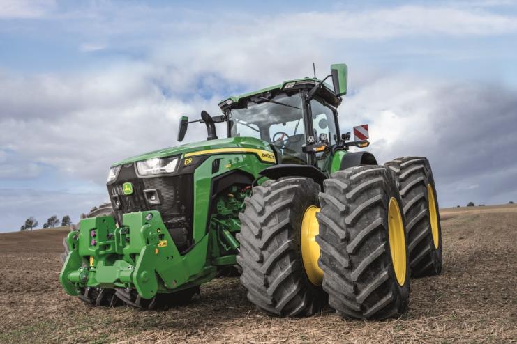 Для українських аграріїв запустили програму придбання техніки John Deere на пільгових умовах