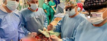 Українські медики дістали металевий уламок із серця військового