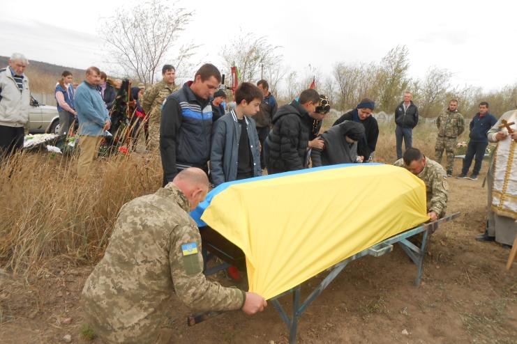 Бородінська громада простилася з героєм-захисником Ярославом Догару