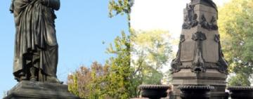 Кабмін вирішив, що пам'ятники Пушкіну та Воронцову в Одесі - не культурна спадщина