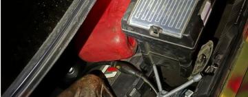 Водій BMW попався на зливі пального з автомобілів