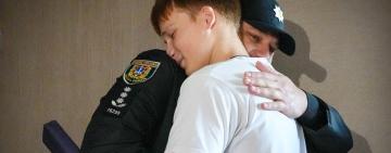 Поліцейські Одещини привітали з Днем народження сина загиблого колеги 