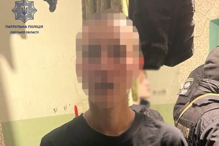 «Хотів налякати» та стріляв у людей: патрульні Одещини затримали неповнолітнього