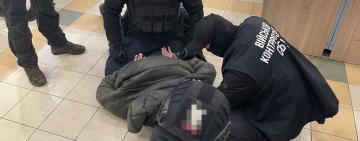 «За гроші обіцяв дружині загиблого воїна «повернути його з полону»: СБУ затримала шахрая