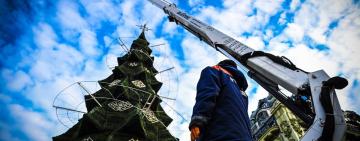 В Одесі встановили новорічну ялинку 
