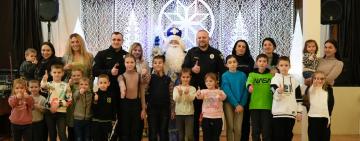 День святого Миколая: поліцейські Одещини привітали дітей своїх колег, які загинули або були поранені