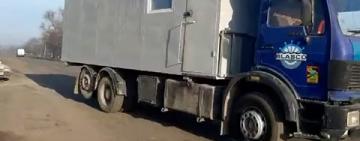 Тарутинські фермери переобладнали вантажівку для військових потреб