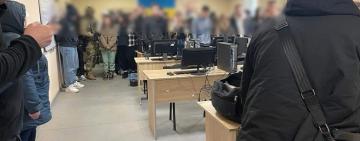 Нацполіція ліквідувала масштабну мережу шахрайських кол-центрів з мільярдними оборотами