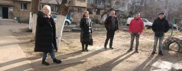 В Арцизі комісія ЖКГ разом з екологом провела огляд дерев, що потребують санітарної зачистки