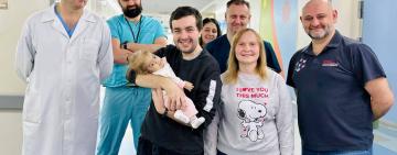 Унікальна операція в Охматдиті тривала майже добу і врятувала життя 9-місячній дитинці