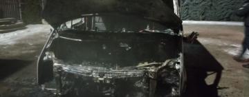 На Ізмаїльщині згоріли два авто через замикання