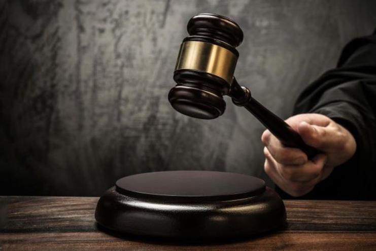 В Одесі суд виніс вирок чоловіку, який жорстоко вбив прикуту до ліжка матір