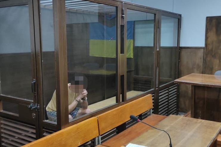 Задушив знайому та здійснив наругу над померлою на очах у товариша: двох мешканців Одещини відправили на лаву підсудних