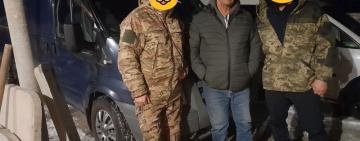 Вже друга автівка від кілійців: родина Бажак з Кілії передала військовим власний автомобіль 