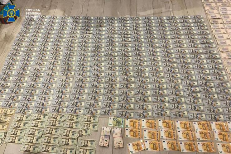 На Одещині правоохоронці знешкодили нарколабораторію, яка виготовляла та збувала промислові обсяги наркотиків