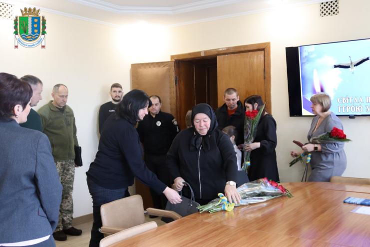 Родичам трьох загиблих на війні мешканців Ізмаїльщини передали посмертні нагороди воїнів