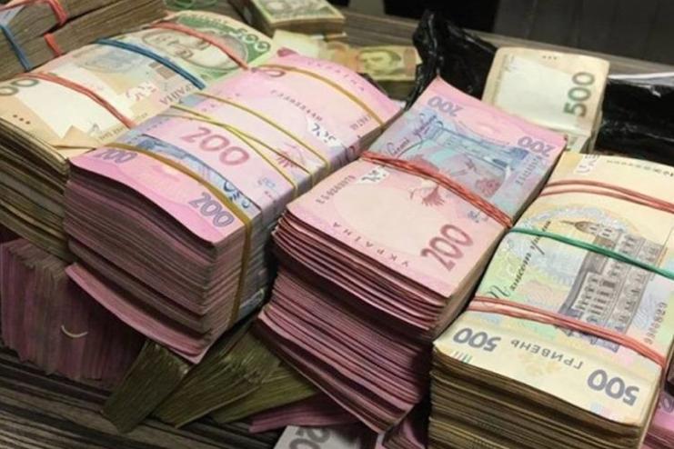 Поліцейські викрили злочинну групу, яка розікрала понад 8 млн грн виділених Україні Румунією