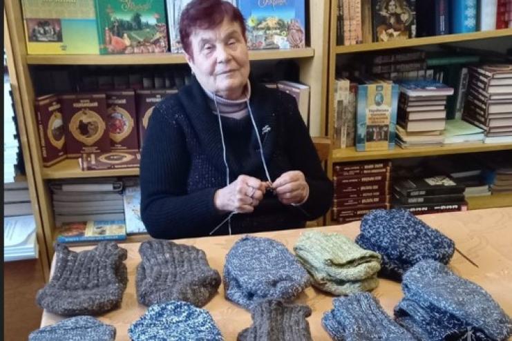На Тарутинщині жінки долучились до акції "Зігрій воїна"