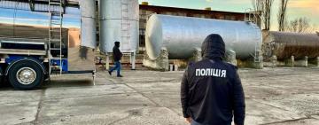 На Одещині продавали фальсифіковане пальне: мешканцю Татарбунар та його спільникам повідомлено про підозру
