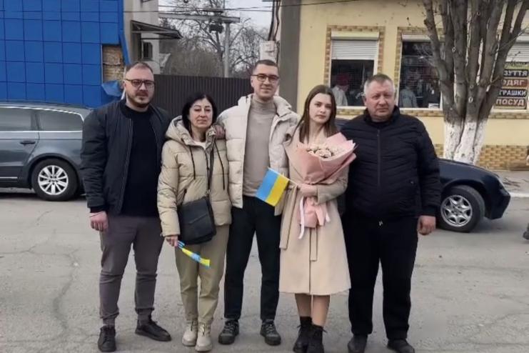 Сашко вдома: як ренійці зустрічали військового медика, який майже два роки був у полоні