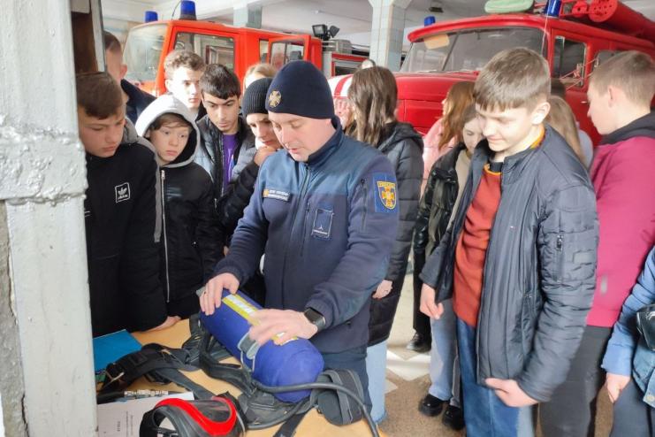 Учнівська молодь Павлівської громади завітала до арцизьких рятувальників