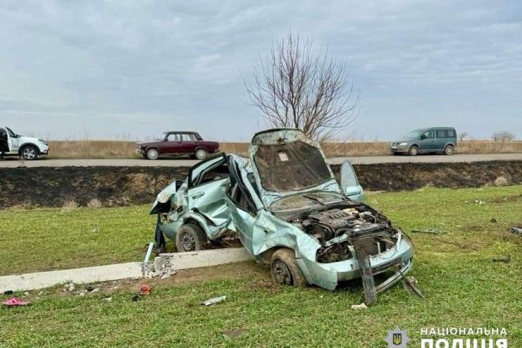 Сів за кермо у стані сп’яніння, порушив ПДР і в’їхав у стовп