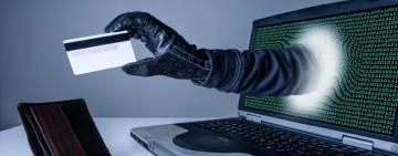 Поліція затримала одесита, який обманом отримував інформацію про банківські картки українців