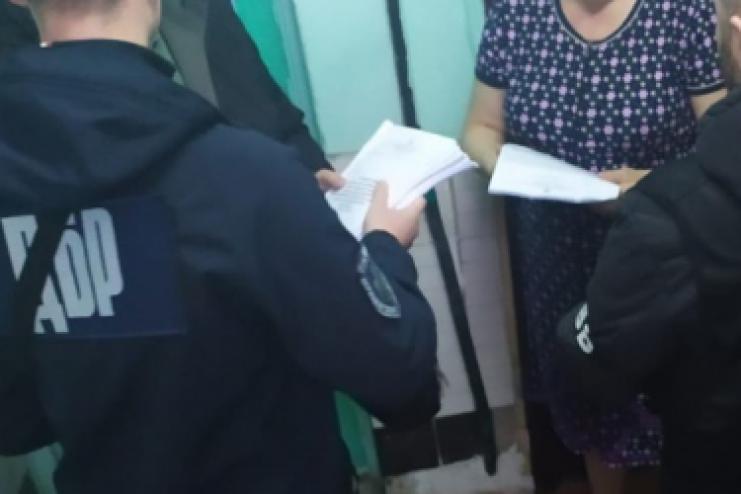  На Одещині правоохоронниця три роки безпідставно нараховувала зарплату своїй подрузі
