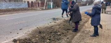 Робочі будні комунальників Березине: роботи з  благоустрою  тривають щоденно