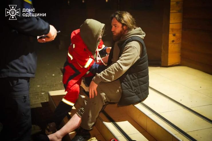 Вночі рятувальники гасили пожежу в трапезній храму на вулиці Тінистій в Одесі