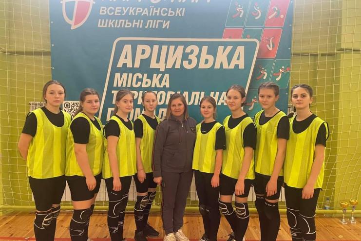 В Арцизькій громаді пройшли змагання проєкту "Пліч-о-пліч" з волейболу