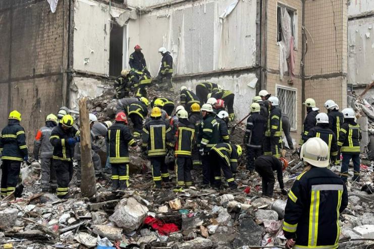 Знайшлися троє людей, які вважалися заваленими після нічного удару по одеській багатоповерхівці