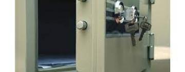 В Одеській області розшукують грабіжника, який проник до квартири, де перебували діти, і виніс сейф  