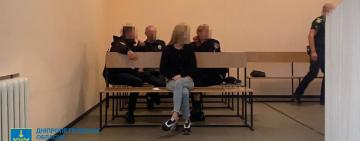 У Кривому Розі мати з вітчимом ґвалтували і знімали на телефон своїх 1-річну та 2-річну  доньок