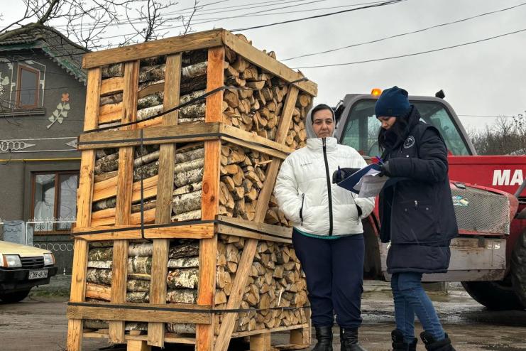 Дрова від міжнародного фонду для мешканців Тарутинської громади