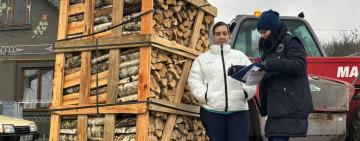 Дрова від міжнародного фонду для мешканців Тарутинської громади