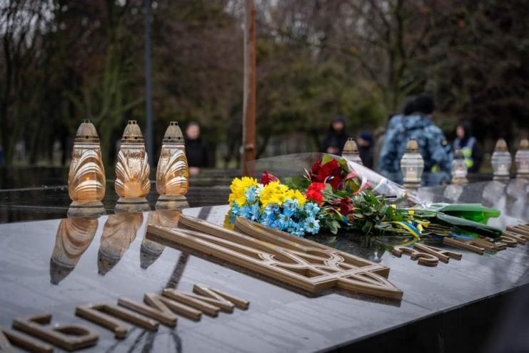 Одеські поліцейські разом з громадою вшанували українських добровольців 