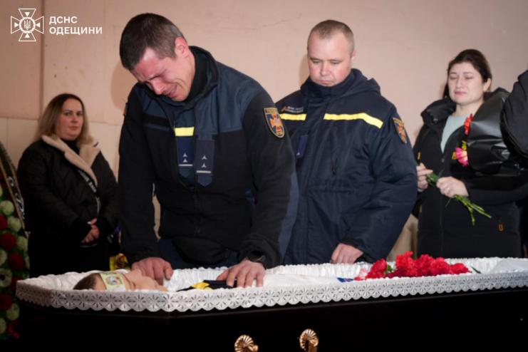 На Одещині попрощалися ще з одним рятувальником, життя якого забрала росія